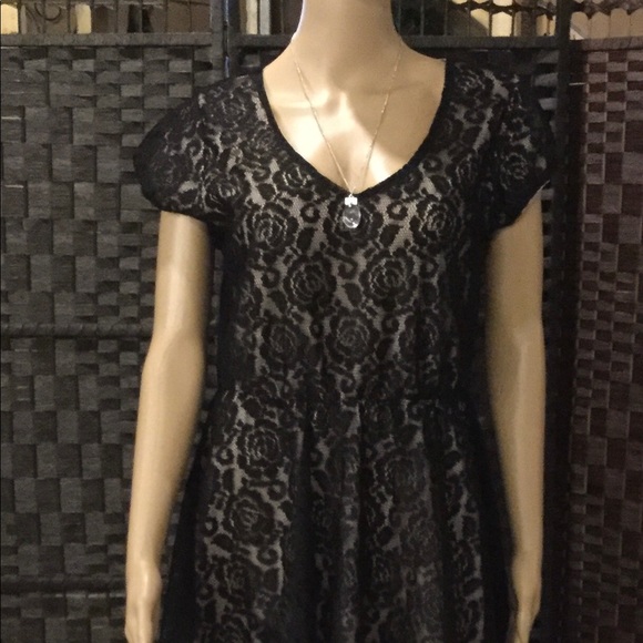 Paper Doll Dress Size Medium - Picture 1 of 6